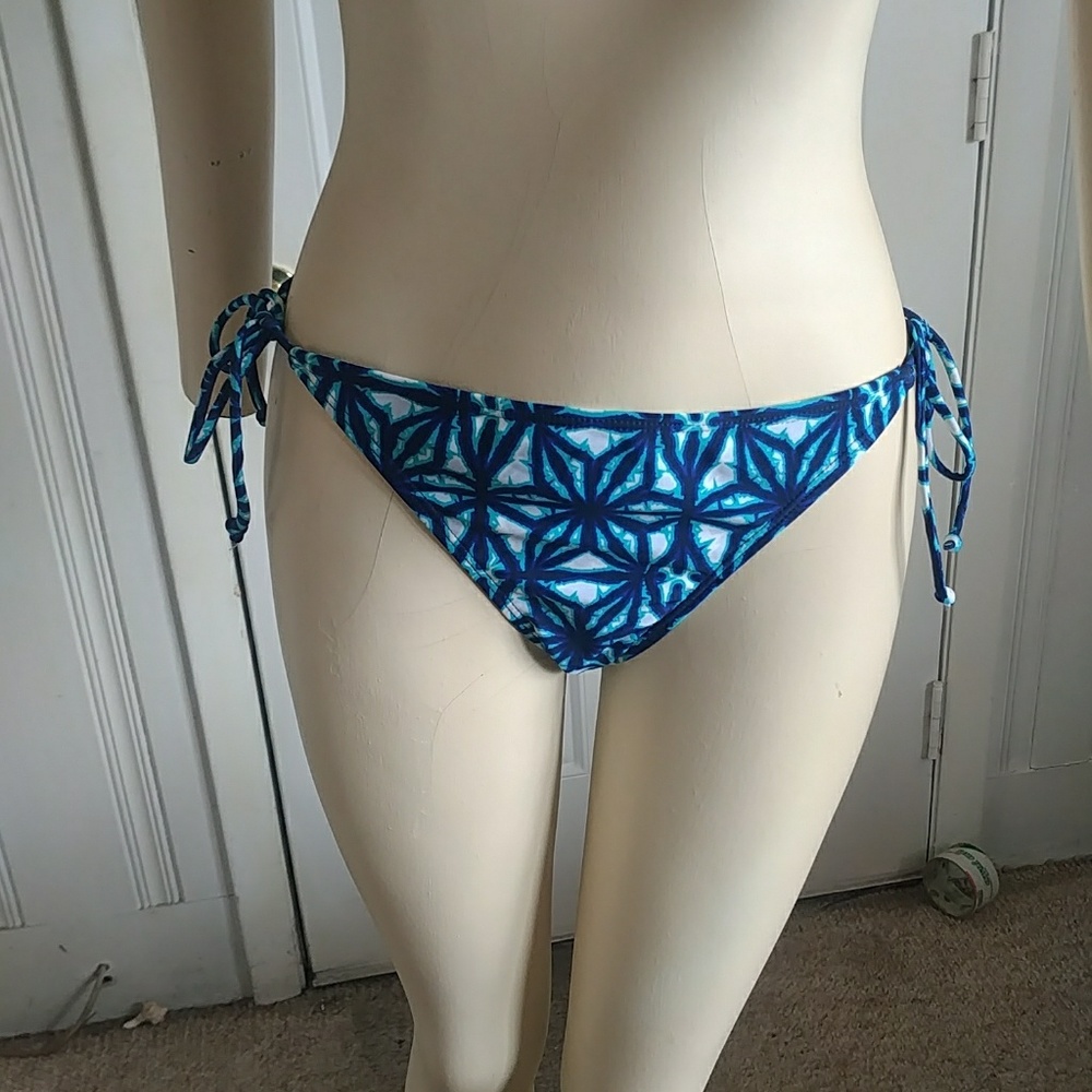 InDigo batik string